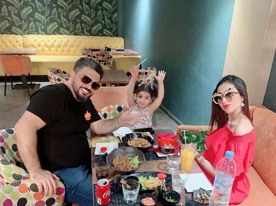 دنيا باطمة تعود لزوجها بعد شهر من الخصام
